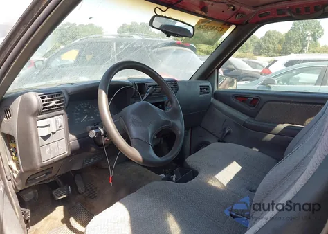 1994 Chevrolet S Truck S10 z USA, uszkodzony, nr VIN 1GCCS14Z5RK138835